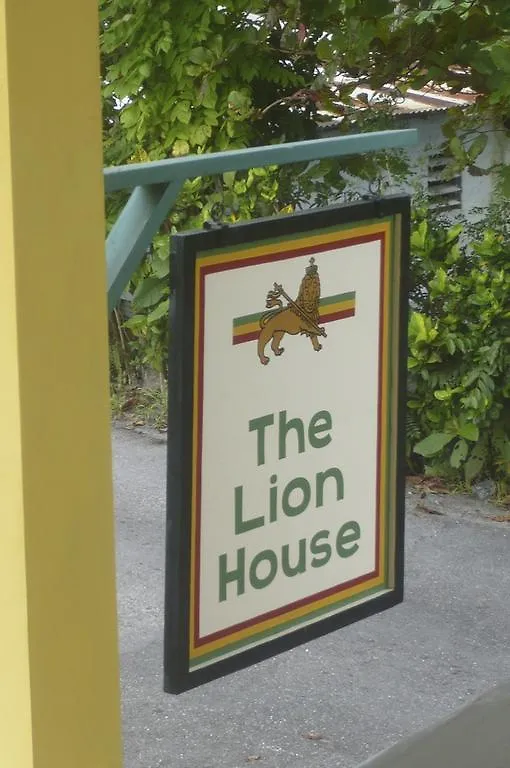 Lodge The Lion House Jamaica Villa Clifton Falls